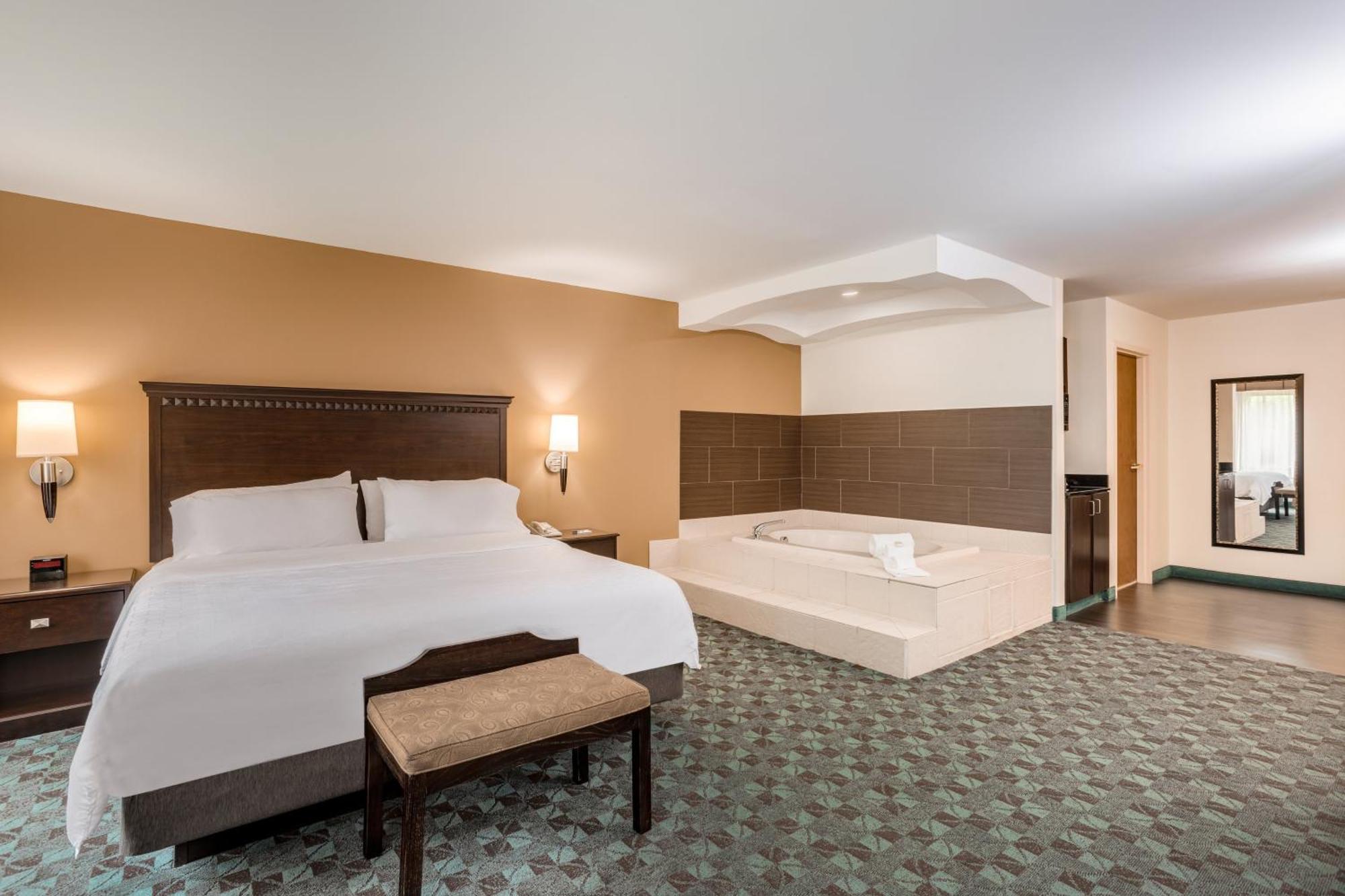 One-Bedroom King Suite,508919379:JPEG