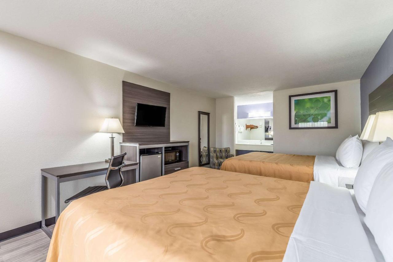 Queen Room with Two Queen Beds - Non-Smoking